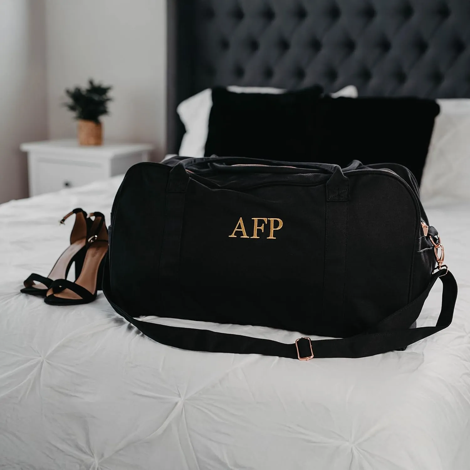 Embroidered Travel Duffle Bag with Name, Waterproof Personalized Weekender Bag, Custom Carry On Tote Bags for Women, Travel Essentials Gym Bag, Customized Hospital Bag, Overnight Luggage Bag - Black
