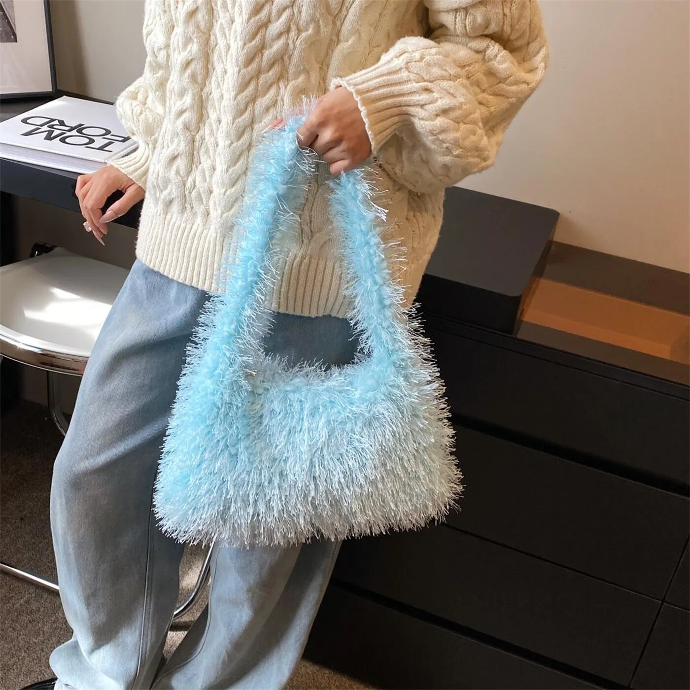 Fluffy Shoulder Hobo Bag Handbag and Purse Women Y2K Fuzzy Soft Plush Underarm Tote Bag