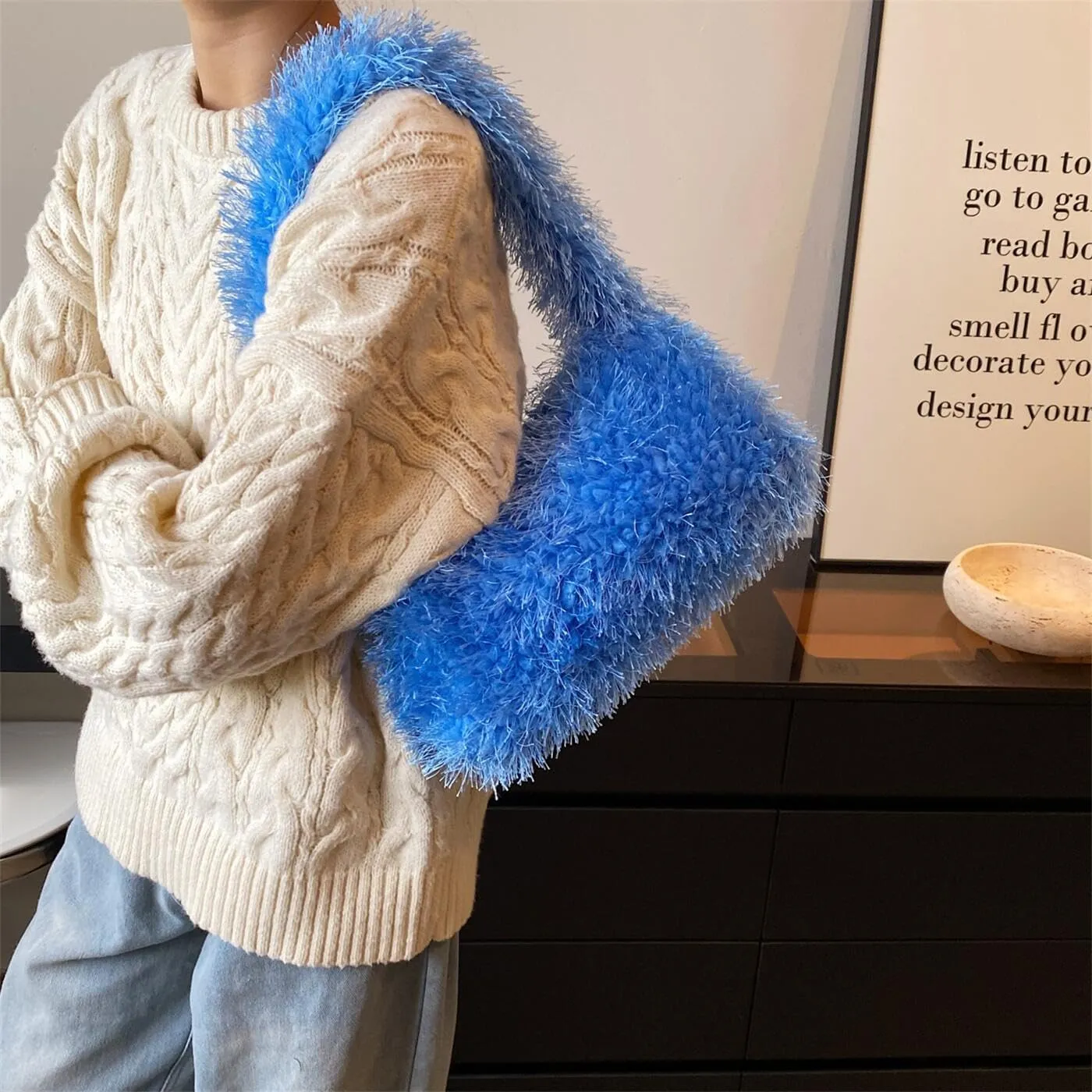 Fluffy Shoulder Hobo Bag Handbag and Purse Women Y2K Fuzzy Soft Plush Underarm Tote Bag