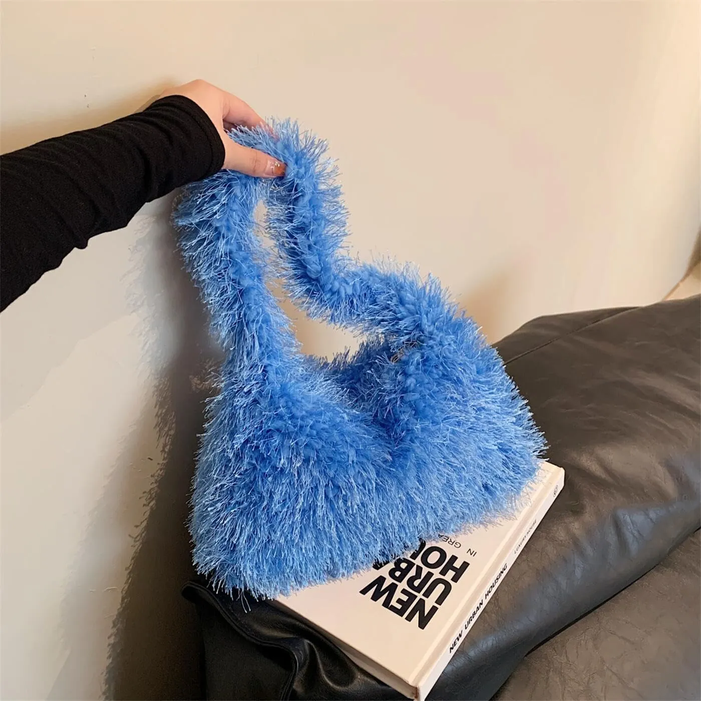 Fluffy Shoulder Hobo Bag Handbag and Purse Women Y2K Fuzzy Soft Plush Underarm Tote Bag