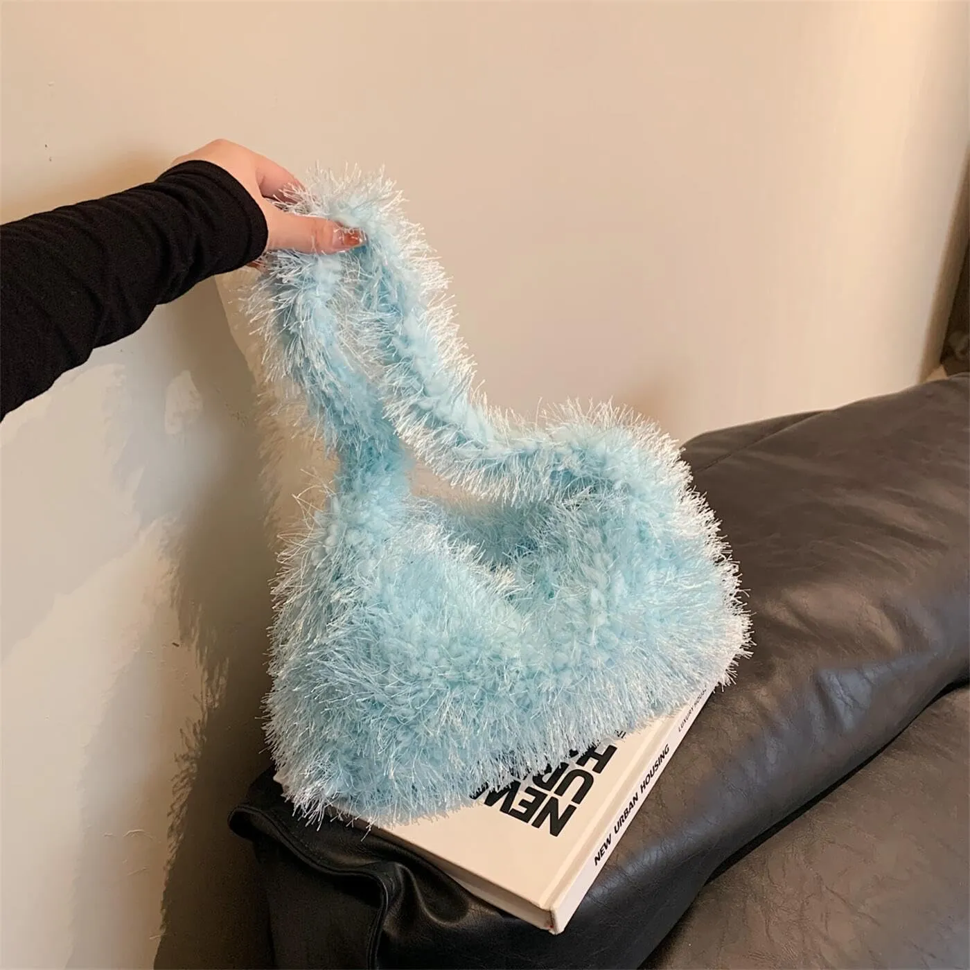 Fluffy Shoulder Hobo Bag Handbag and Purse Women Y2K Fuzzy Soft Plush Underarm Tote Bag