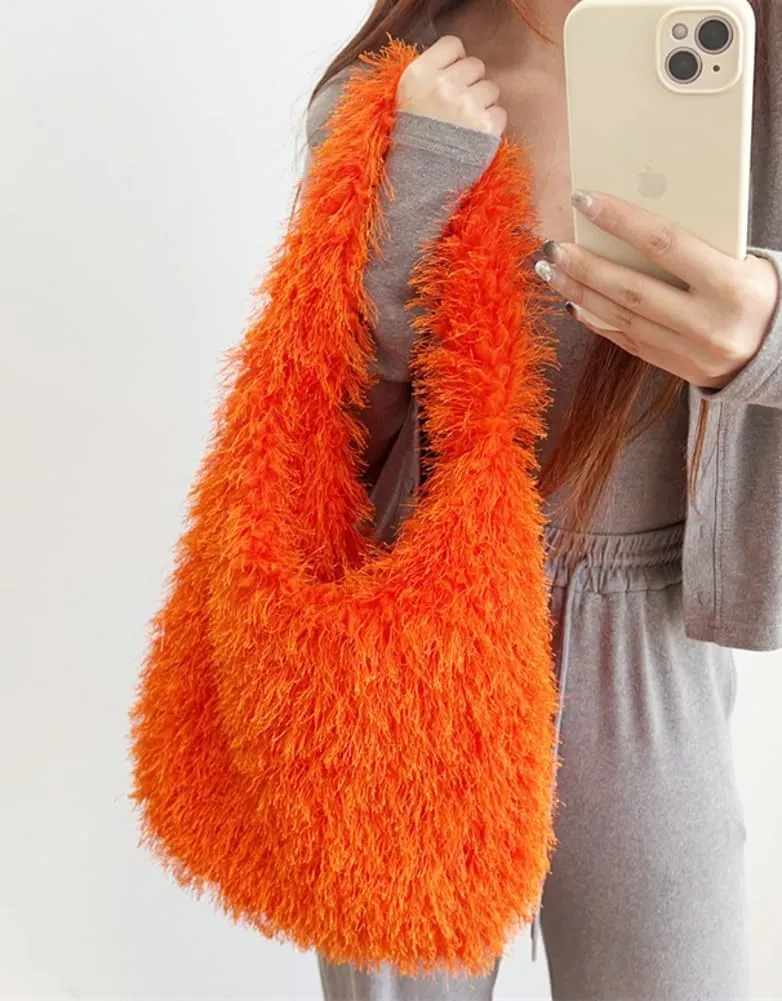 Furry Tote Bag for Women Faux Fur Shoulder Bag Y2k Purse Fluffy Large Fuzzy Handbags Cute Solid Top Handle Satchels