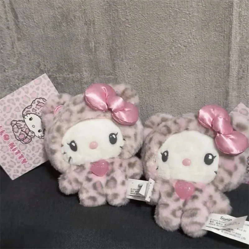 Kawaii Sanrio Character in Leopard Print Keychain | Cute & Stylish Accessory