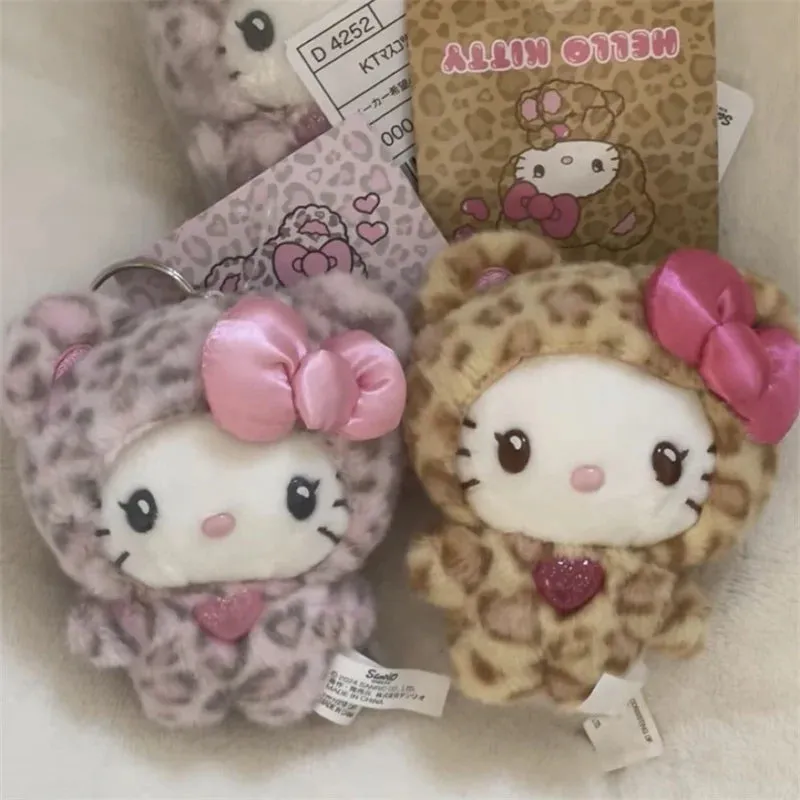 Kawaii Sanrio Character in Leopard Print Keychain | Cute & Stylish Accessory