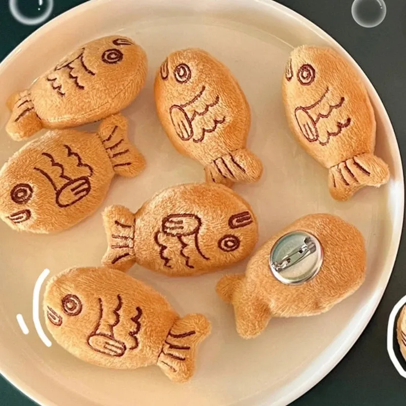 Kawaii Taiyaki Fish Brooch 🐟✨ Cute Plush Lapel Pin Set - Adorable Jewelry for All Ages! 🎀