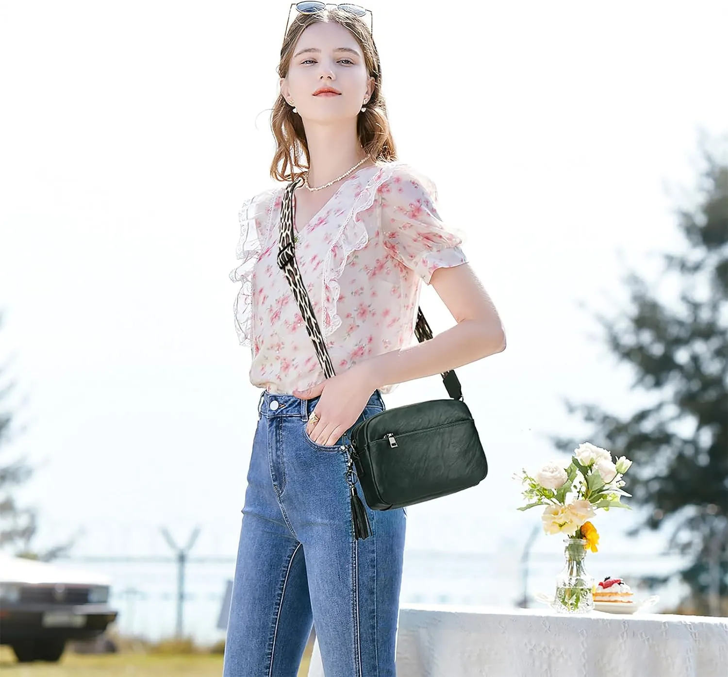 KL928 Small Crossbody Bag for Women, Soft FAUX Leather Cell Phone Purse，Adjustable Strap Shoulder Handbags Wallet Purse