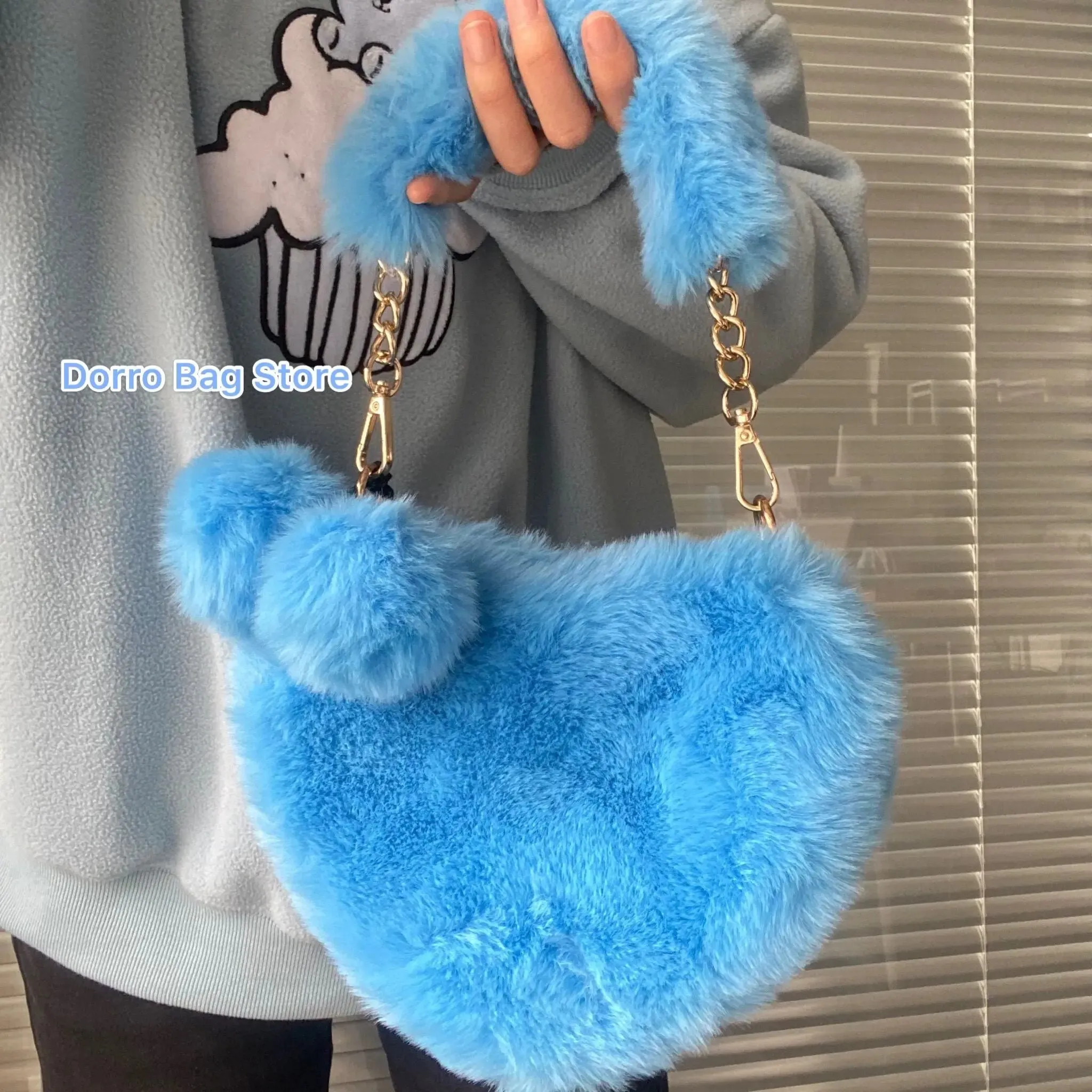 Ladies Heart Shaped Shoulder Bag