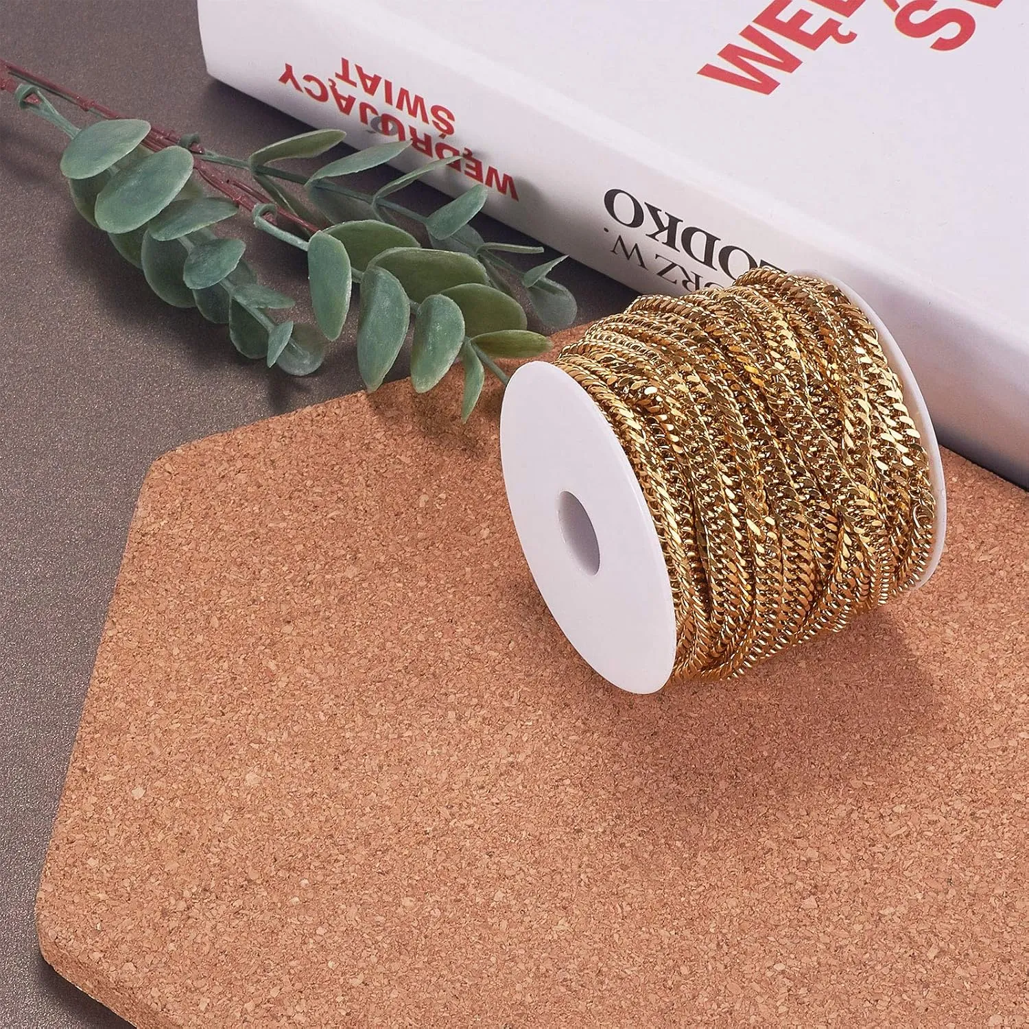 LiQunSweet 32.8 Ft(10 Meters) Stainless Steel Gold Plated 7x4.5mm Link Twist Curb Chains with Spool Bulk for Women Men Jewelry Making Bag Eyeglass Strap Chain Accessories