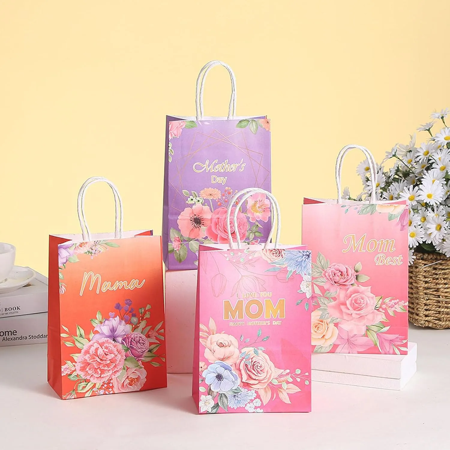 piqiya 24pcs Mother's Day Gift Bags,Kraft Paper Gift Bags with Floral Design,Mother's Day Party Bags,8.2x5.9x3.1 Inches