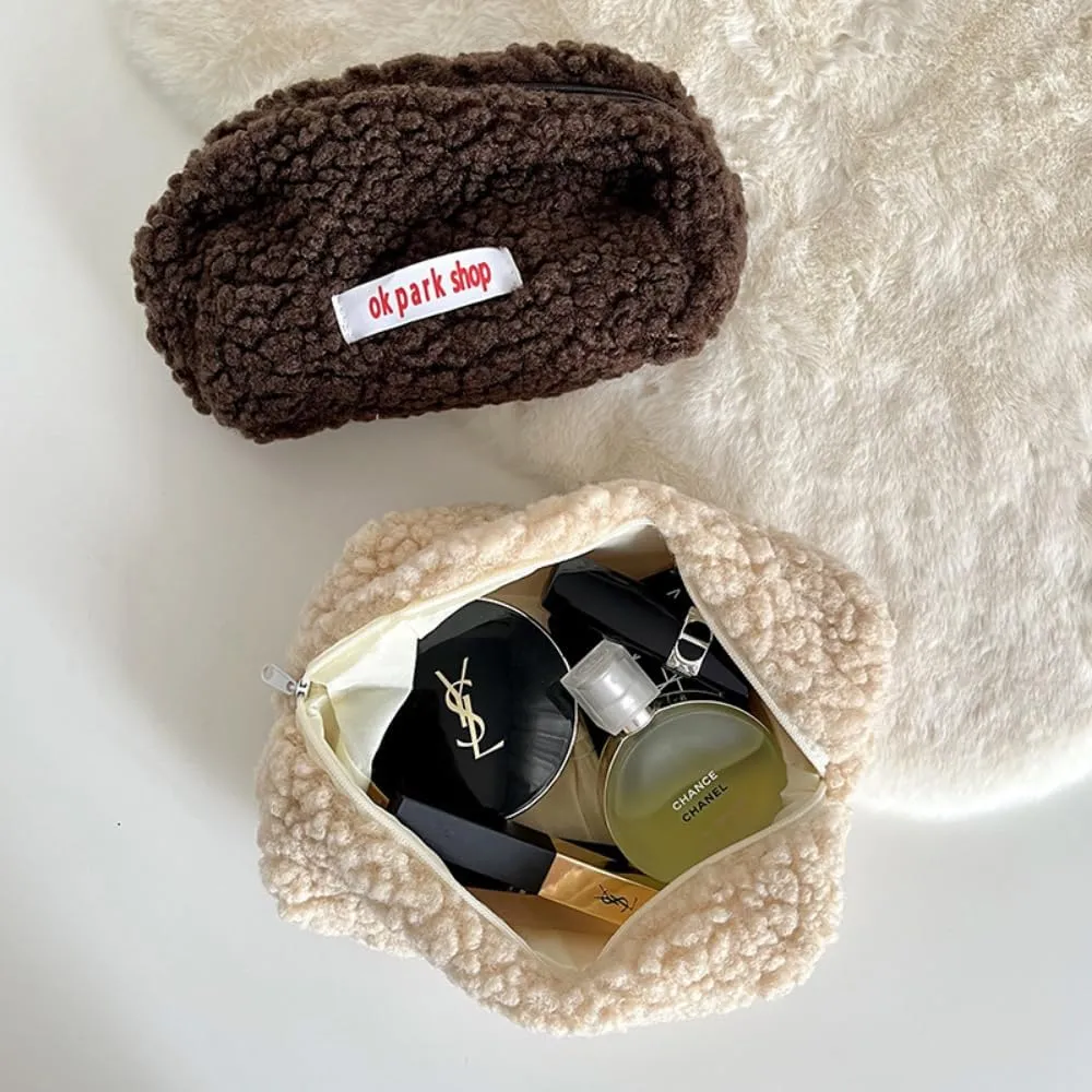 Plush Makeup Bag Lamb Wool Storage Bag Fuzzy Cosmetic Bags Travel Cosmetics Portable Storage Bag (brown)
