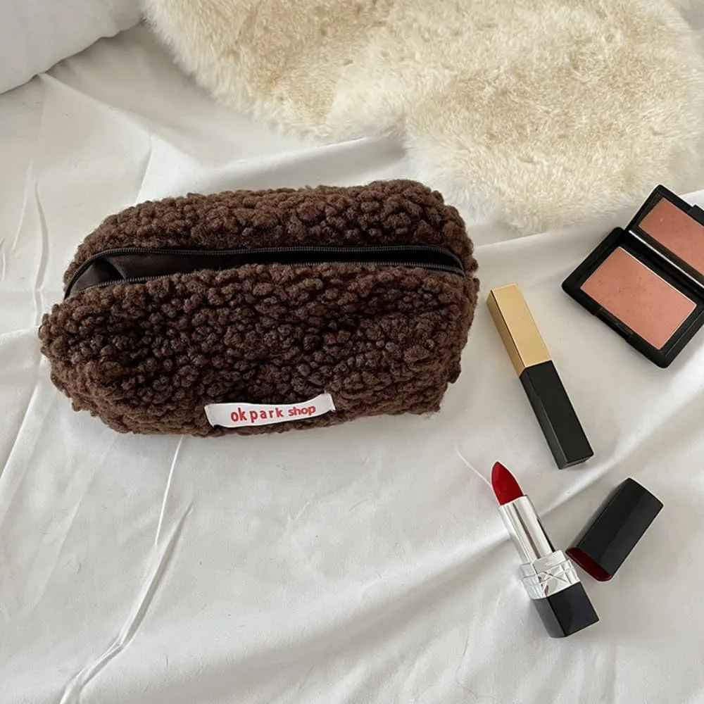 Plush Makeup Bag Lamb Wool Storage Bag Fuzzy Cosmetic Bags Travel Cosmetics Portable Storage Bag (brown)