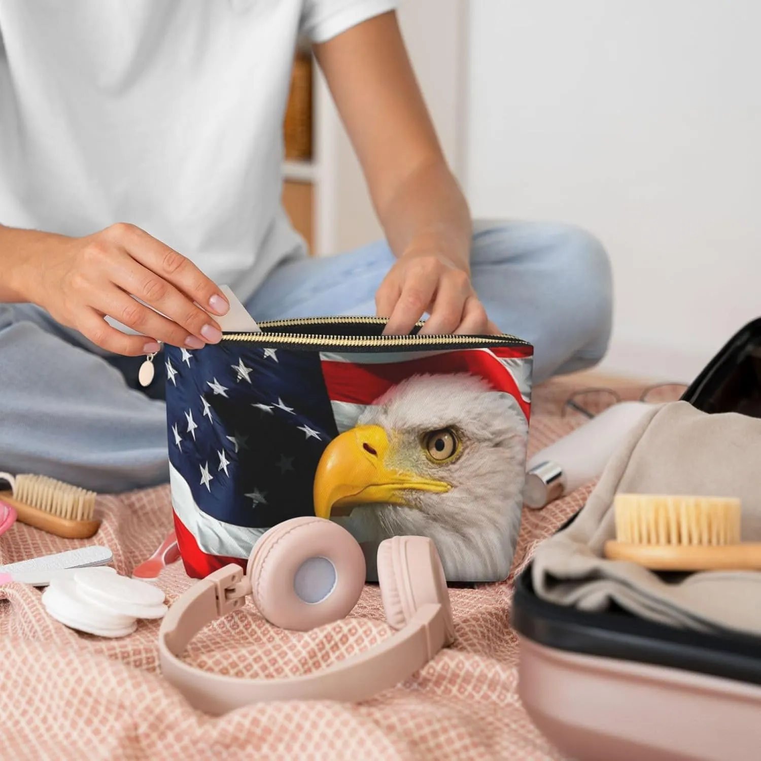 Portable Makeup Bag Zipper Pouch Travel Make up Organizer Bag Toiletry bag Water-resistant Aesthetic PVC Leather Cosmetic Bags for Women and Girls with American Flag Bald Eagle