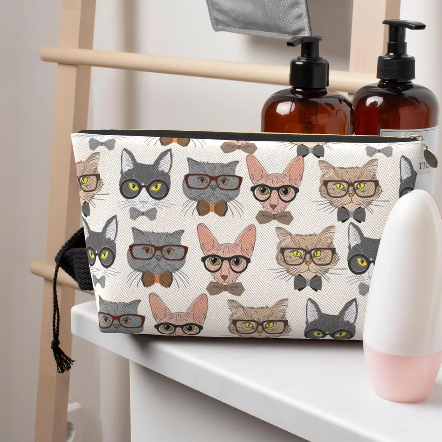 Portable Makeup Bag Zipper Pouch Travel Make up Organizer Bag Toiletry bag Water-resistant Aesthetic PVC Leather Cosmetic Bags for Women and Girls with Funny Cat