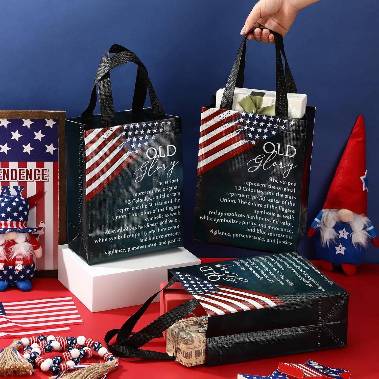 Sweetude 50 4th of July Memorial Day Gift Bulk American Flag Bags with Handle Patriotic Themed Bags Medium Size Souvenirs Gifts for Church Veteran Independence Day Party Decorations Favors