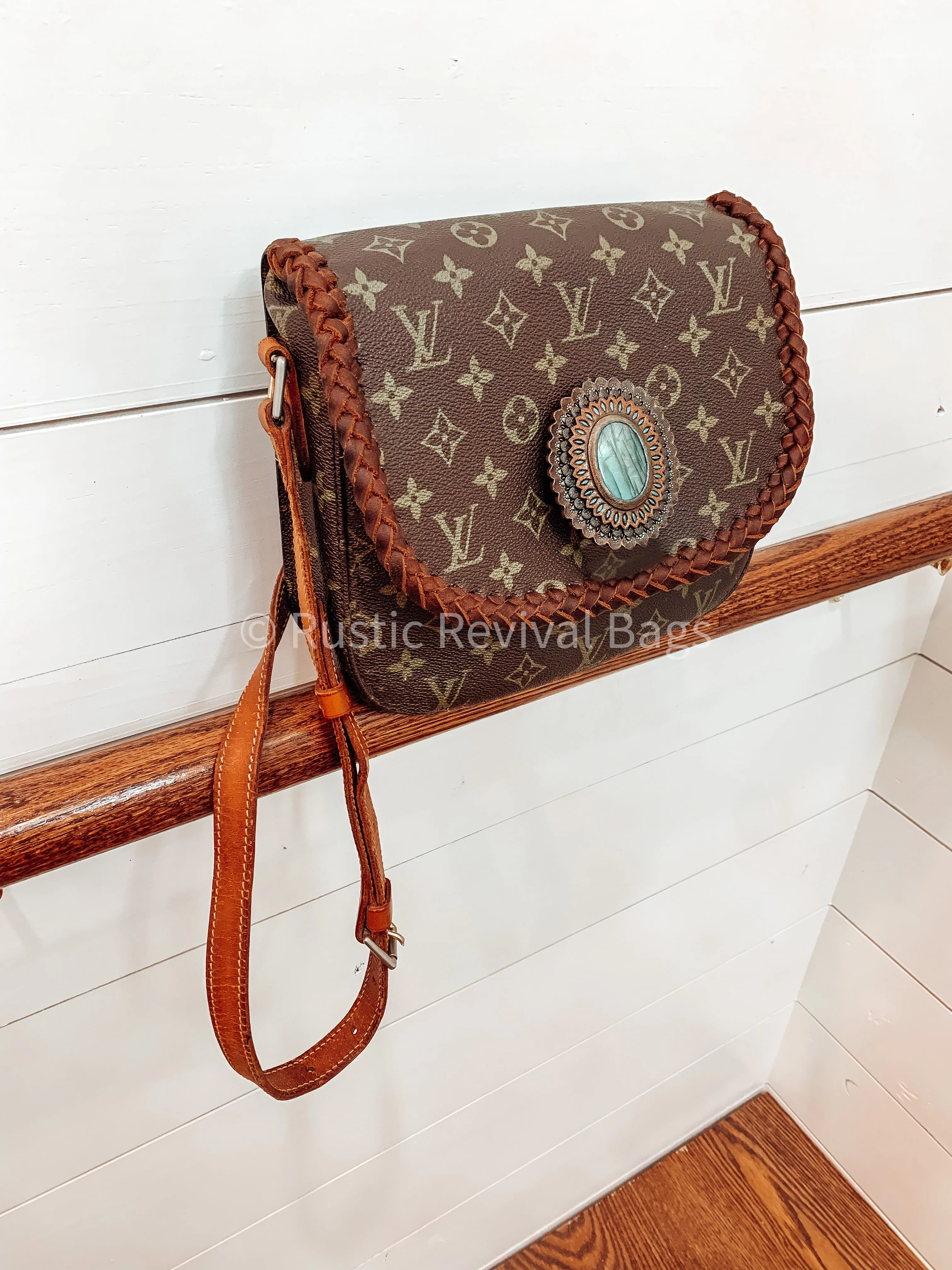 The Eden Fringeless Crossbody - Chocolate