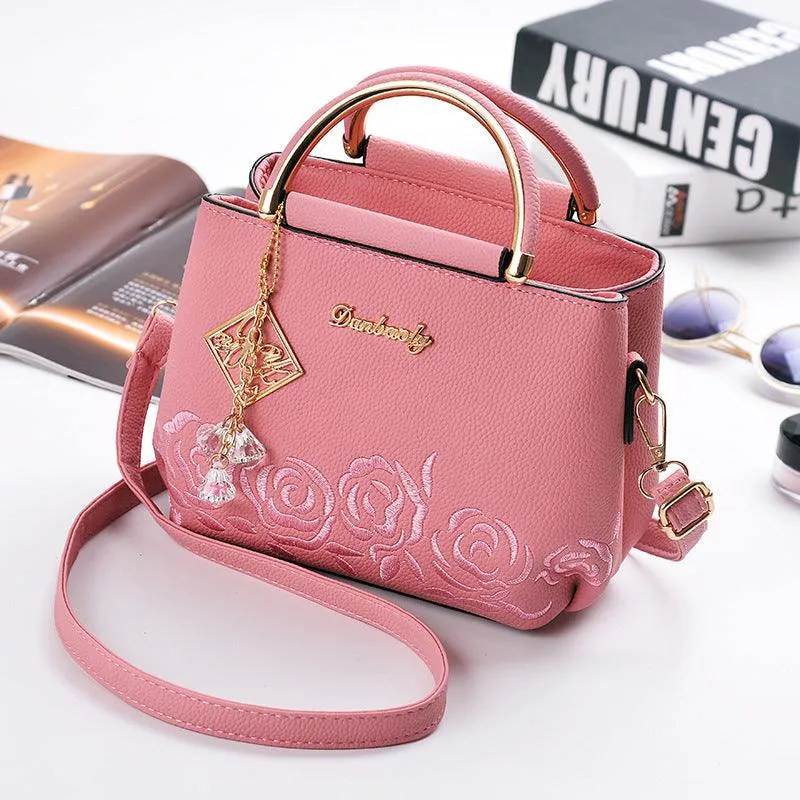 The new spring and summer 2021 bags fashionable simple small bag tide Shoulder Satchel one generation
