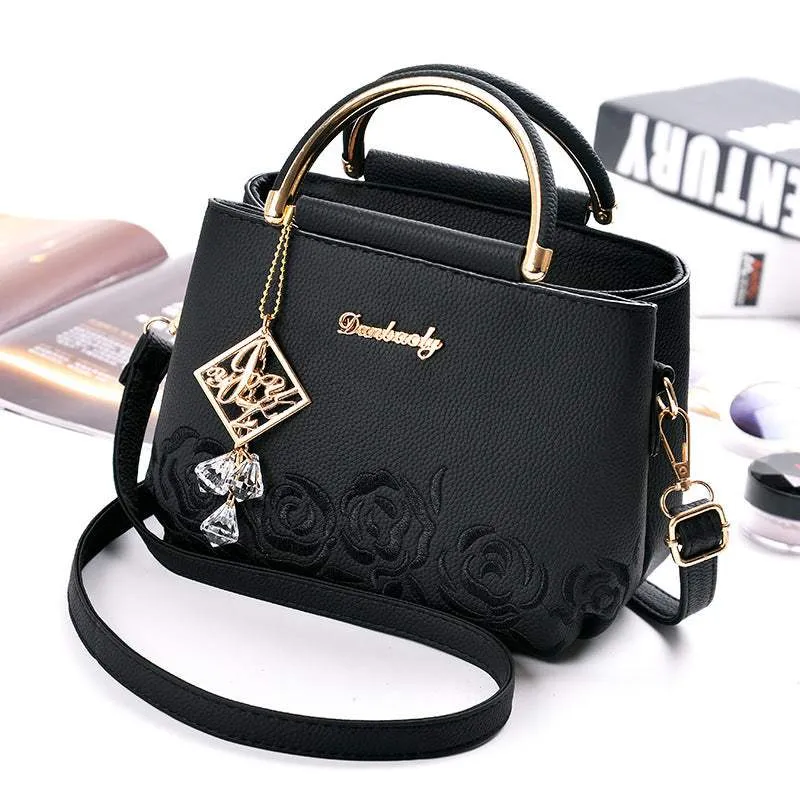 The new spring and summer 2021 bags fashionable simple small bag tide Shoulder Satchel one generation