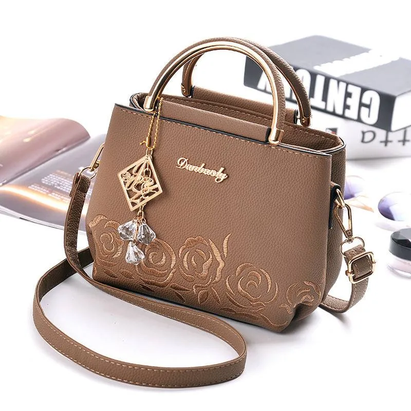 The new spring and summer 2021 bags fashionable simple small bag tide Shoulder Satchel one generation