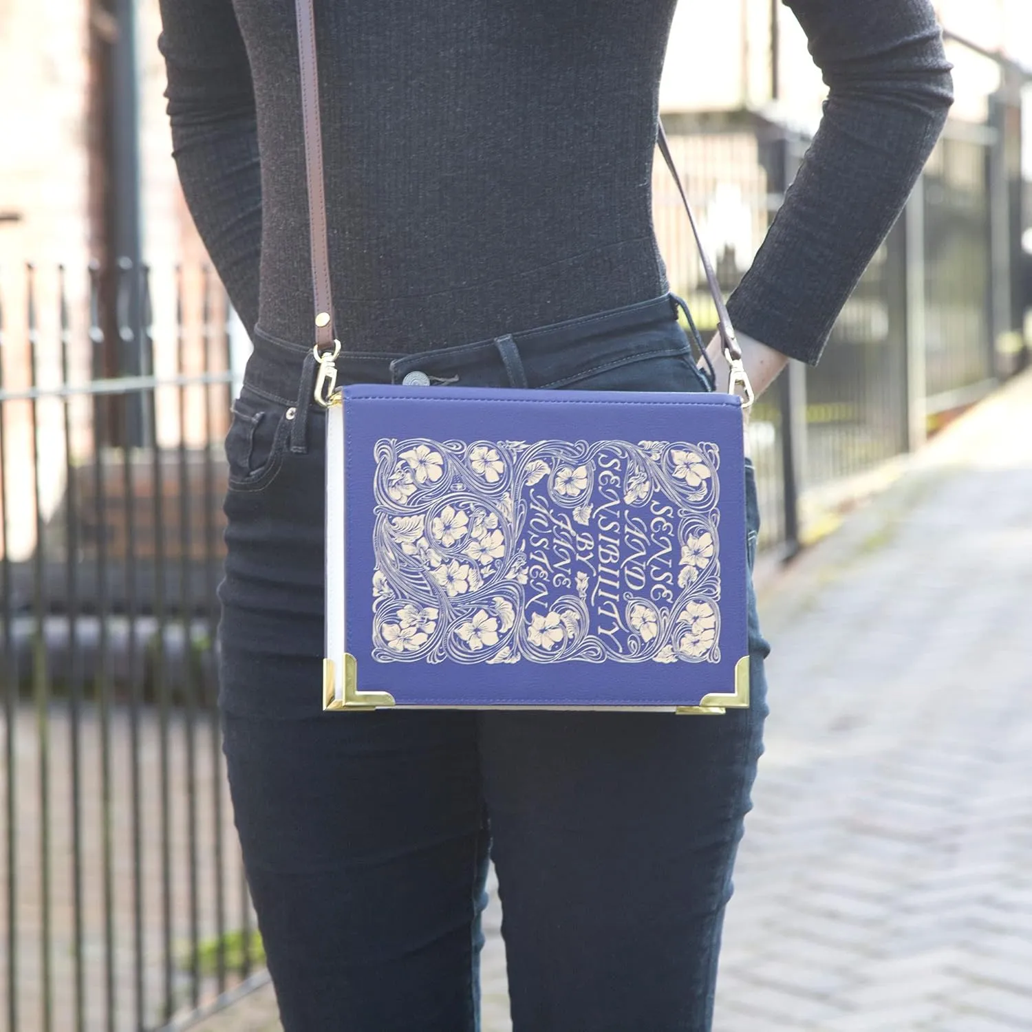 Well Read Women's Were-wp Cross-Body Bags