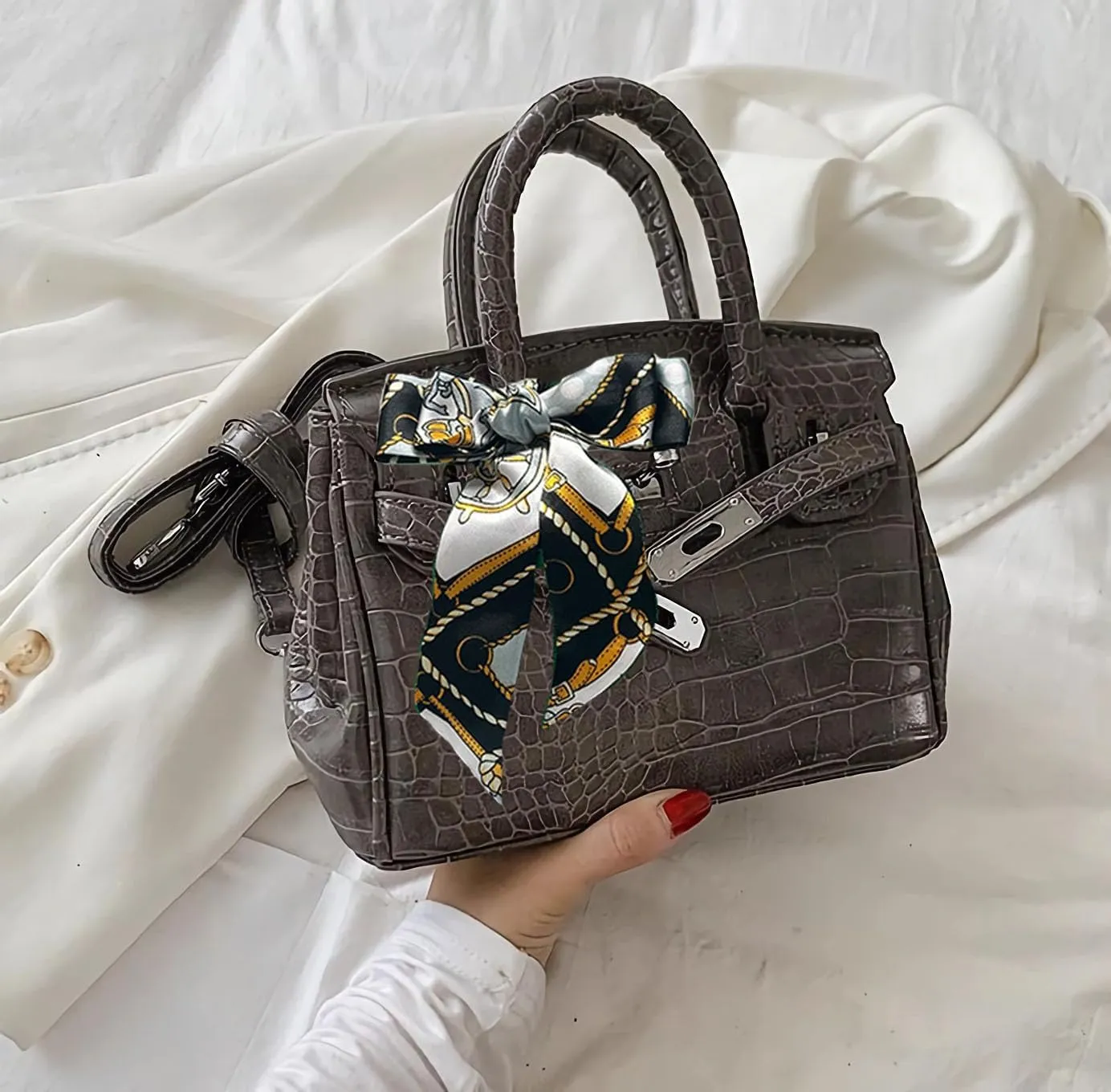 Women's stylish adjustable shoulder straps shoulder bags and crossbody bags versatile underarm Purses PU handbags
